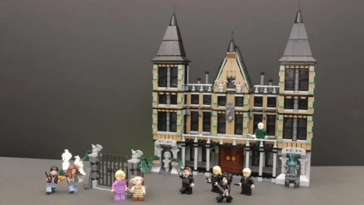 LEGO Harry Potter country estate of the Malfoy family - 76453 - Image 3