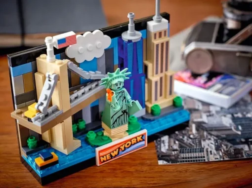 LEGO LEGO New York Postcard - Image 3