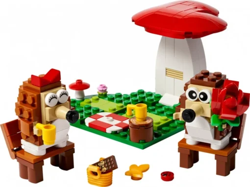 LEGO Hedgehog Picnic Date - Image 4