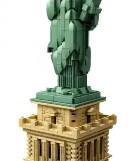 Alternative view of LEGO Architecture Statue of Liberty