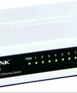 Alternative view of TP-LINK SF1008D switch L2 8x10/100 Desktop