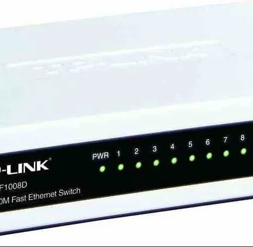 Alternative view of TP-LINK SF1008D switch L2 8x10/100 Desktop