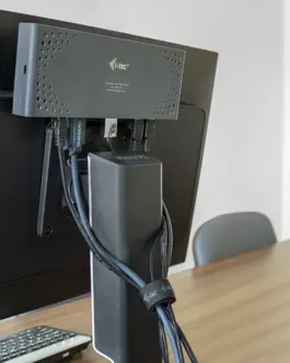 Alternative view of i-tec Docking Station Bracket VESA