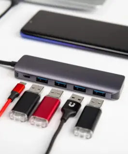 Alternative view of Unitek HUB 4x USB 3.1 GEN1 ,1x microUSB, H1107A