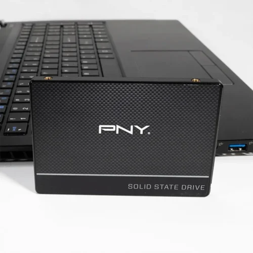 Alternative view of PNY SSD drive 500GB 2,5 SATA3