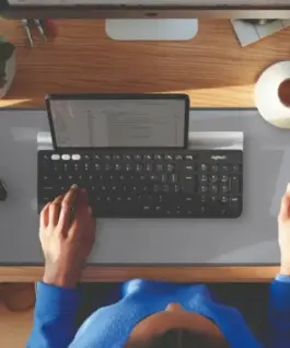 Logitech Logitech Studio Desk Mat Mid сив 956-00005