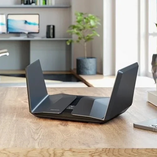 Netgear Netgear RAXE500 router WiFi 6 AX11000