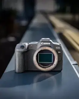 Alternative view of Canon Aparat bezlusterkowy EOS R8 5803C003