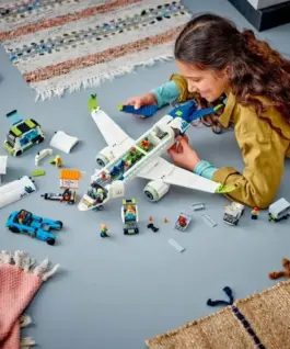 Alternative view of LEGO LEGO City 60367 Passenger Airplane