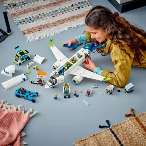 Alternative view of LEGO LEGO City 60367 Passenger Airplane