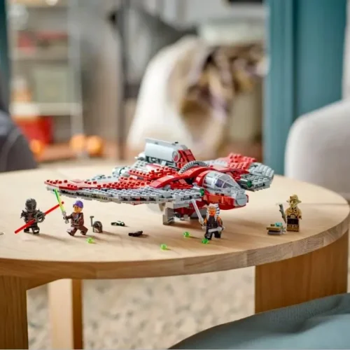 Alternative view of LEGO Ahsoka Tanos T-6 Jedi Shuttle