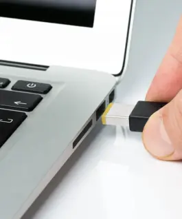 Qoltec Power адаптер for Lenovo 65W 20V 3.25A Squareti