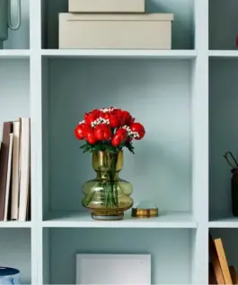 Alternative view of LEGO LEGO Icons 10328 Bouquet of Roses