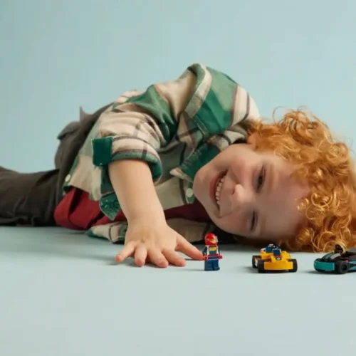 Alternative view of LEGO LEGO City 60400 Go-Karts and Race Drivers