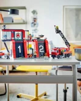 Alternative view of LEGO Klocki City 60414 Remiza strażacka z wozem strażackim