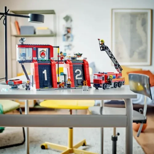 Alternative view of LEGO Klocki City 60414 Remiza strażacka z wozem strażackim