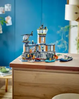 Alternative view of LEGO LEGO City 60419 Police Prison Island