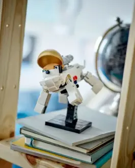 Alternative view of LEGO LEGO Creator 31152 Space Astronaut