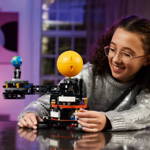LEGO LEGO Technic 42179 Planet Earth and Moon in Orbit