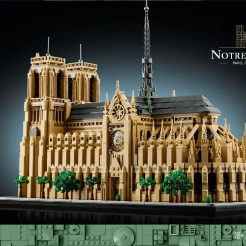Alternative view of LEGO LEGO Architecture 21061 Notre-Dame de Paris