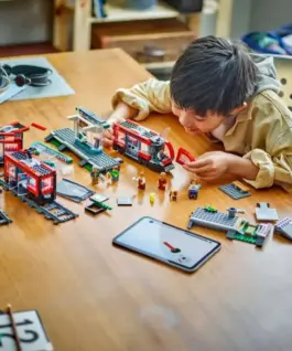 LEGO LEGO City Downtown Streetcar and Station