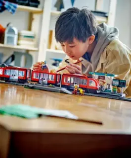 LEGO LEGO City Downtown Streetcar and Station