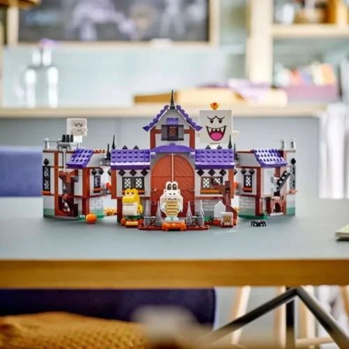 Alternative view of LEGO LEGO Super Mario King Boos Haunted Mansion