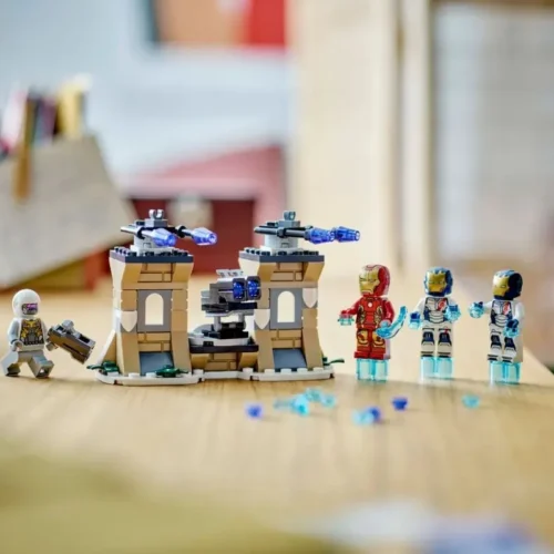 Alternative view of LEGO Marvel Super Heroes Iron Man & Iron Legion vs. Hydra Soldier