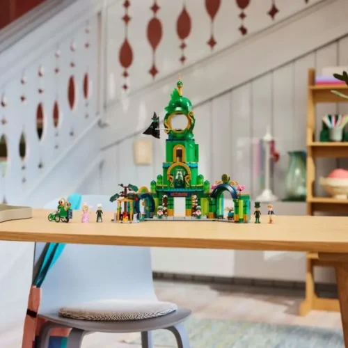 Alternative view of LEGO Bricks Wicked 75684 Welcome to Emerald City
