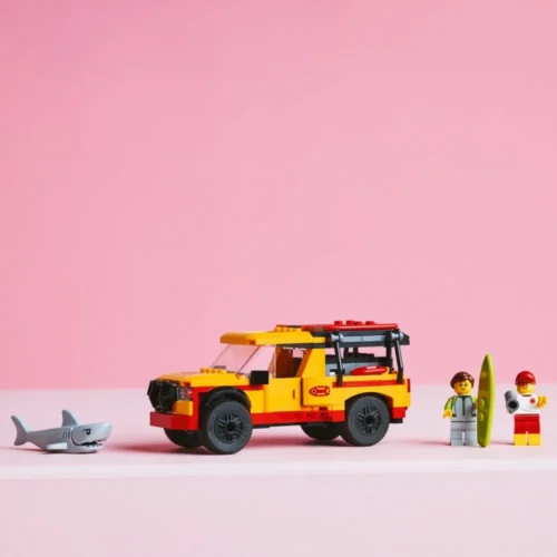 Alternative view of LEGO City 60453 Lifeguard Beach Rescue T ruck