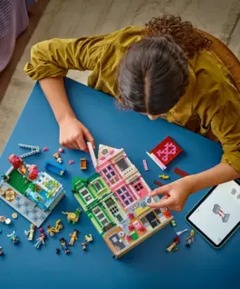 LEGO Blocks Friends 42670 Heartlake City Apartments and Stores