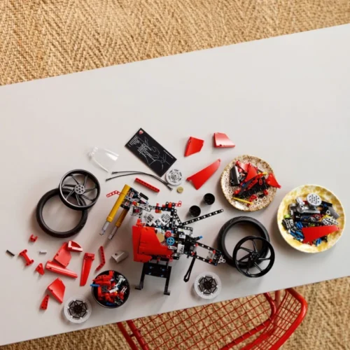 Alternative view of LEGO Blocks Technic 42202 Ducati Panigale V4 S Motorcycle