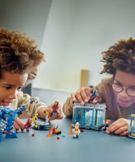 LEGO LEGO Super Heroes 76315 Iron Mans Laboratory: Hall of Armor