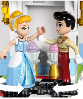 LEGO Princess Cinderella’s castle and horse-drawn carriage- 43275