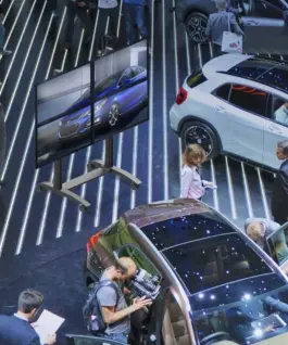 Alternative view of Edbak Ściana wideo mobilna VWTA2247-L