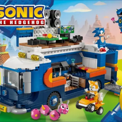 Alternative view of LEGO Team Sonic Command Truck