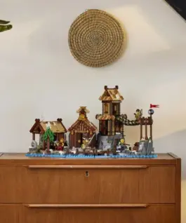 Alternative view of LEGO Klocki Ideas 21343 Wioska Wikingów