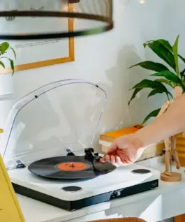 Adler Turntable AD1914 бял