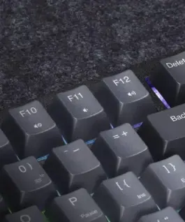 Alternative view of Геймърскa безжична/блутут механична клавиатура Corsair K65 Plus RGB 75% , Corsair MLX Fusion Tactile Yello
