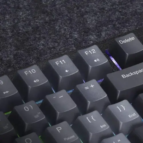 Alternative view of Геймърскa безжична/блутут механична клавиатура Corsair K65 Plus RGB 75% , Corsair MLX Fusion Tactile Yello
