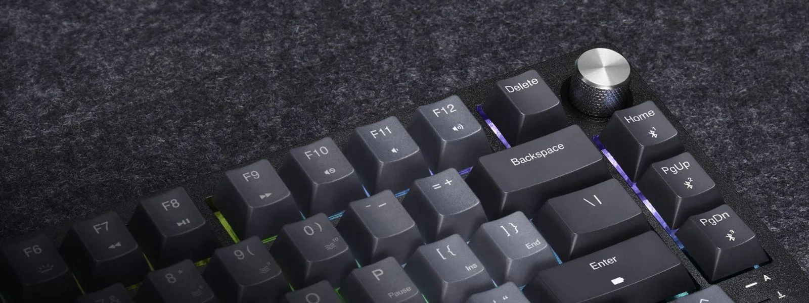 Геймърскa безжична/блутут механична клавиатура Corsair K65 Plus RGB 75% , Corsair MLX Fusion Tactile Yello - Image 2