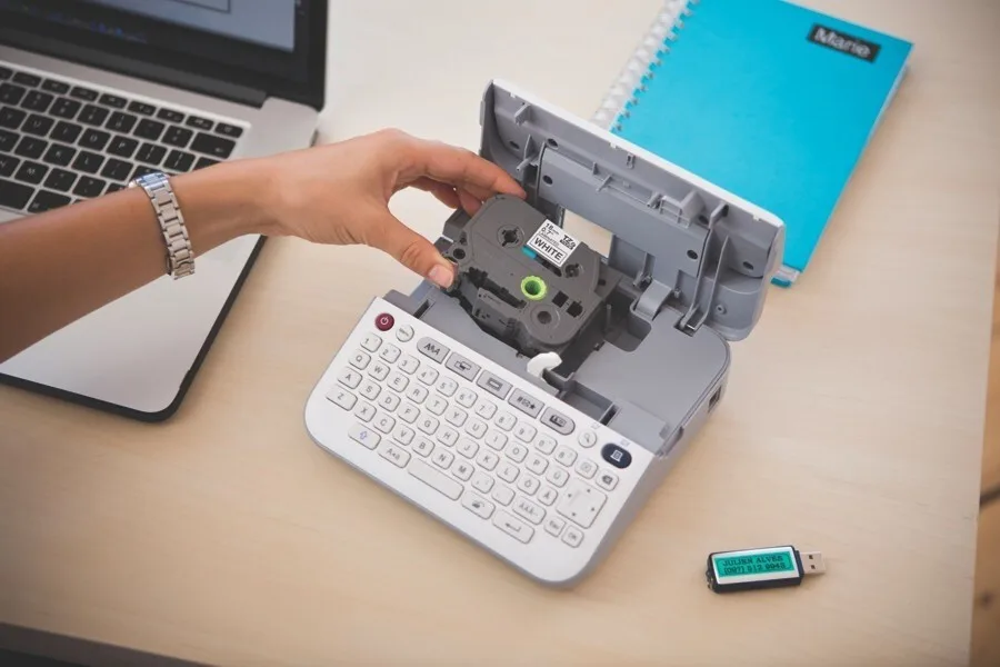 ЕТИКЕТЕН ПРИНТЕР BROTHER P-Touch PTD410 (PT-D410) - PN PTD410VPYJ1 (PT-D410VPYJ1) - Image 250