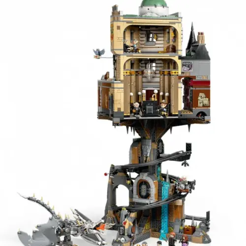 Alternative view of LEGO Gringotts Wizarding Bank Collectors Edition