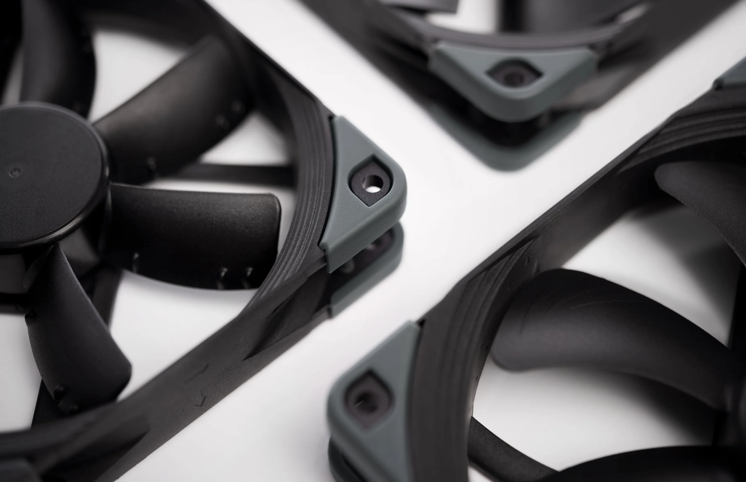 Noctua Fan Pads 16pcs NA-SAVP1 chromax.grey - Image 20