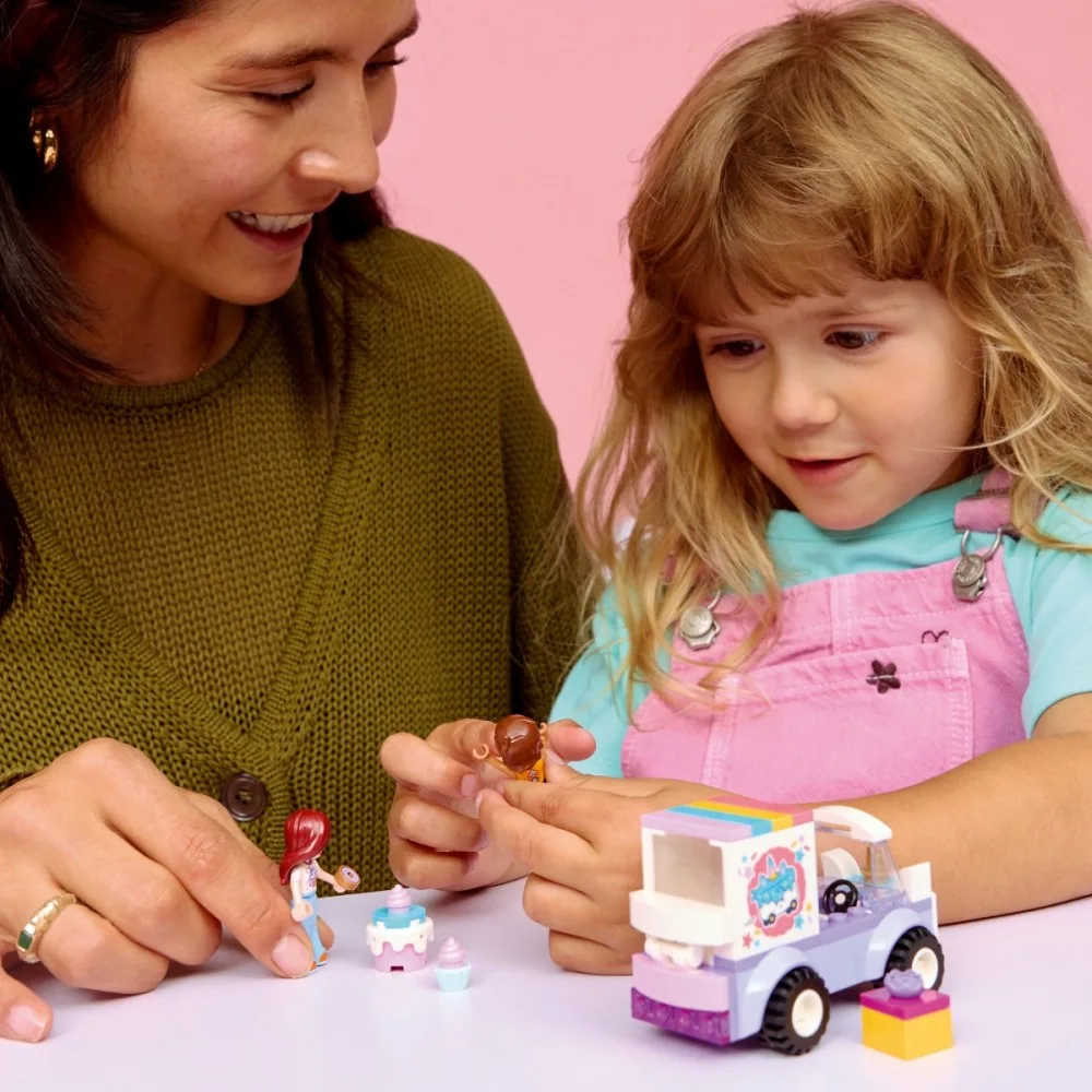 LEGO Blocks Friends 42675 Unicorn Cake Delivery Car - Image 4