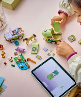 Alternative view of LEGO Blocks Friends 42695 Horse and Baby Foal Trailer