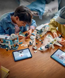 Alternative view of LEGO Blocks City 60502 Airport with Airplane