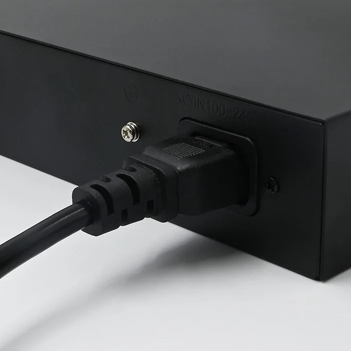 Qoltec FAST Ethernet PoE SWITCH 4xRJ45 2XRJ45 Uplink 65 - Image 4