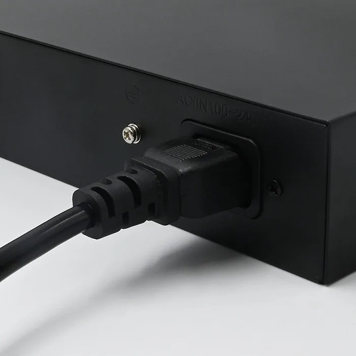 Qoltec FAST Ethernet PoE SWITCH 8xRJ45 2xRJ45 Uplink - Image 4