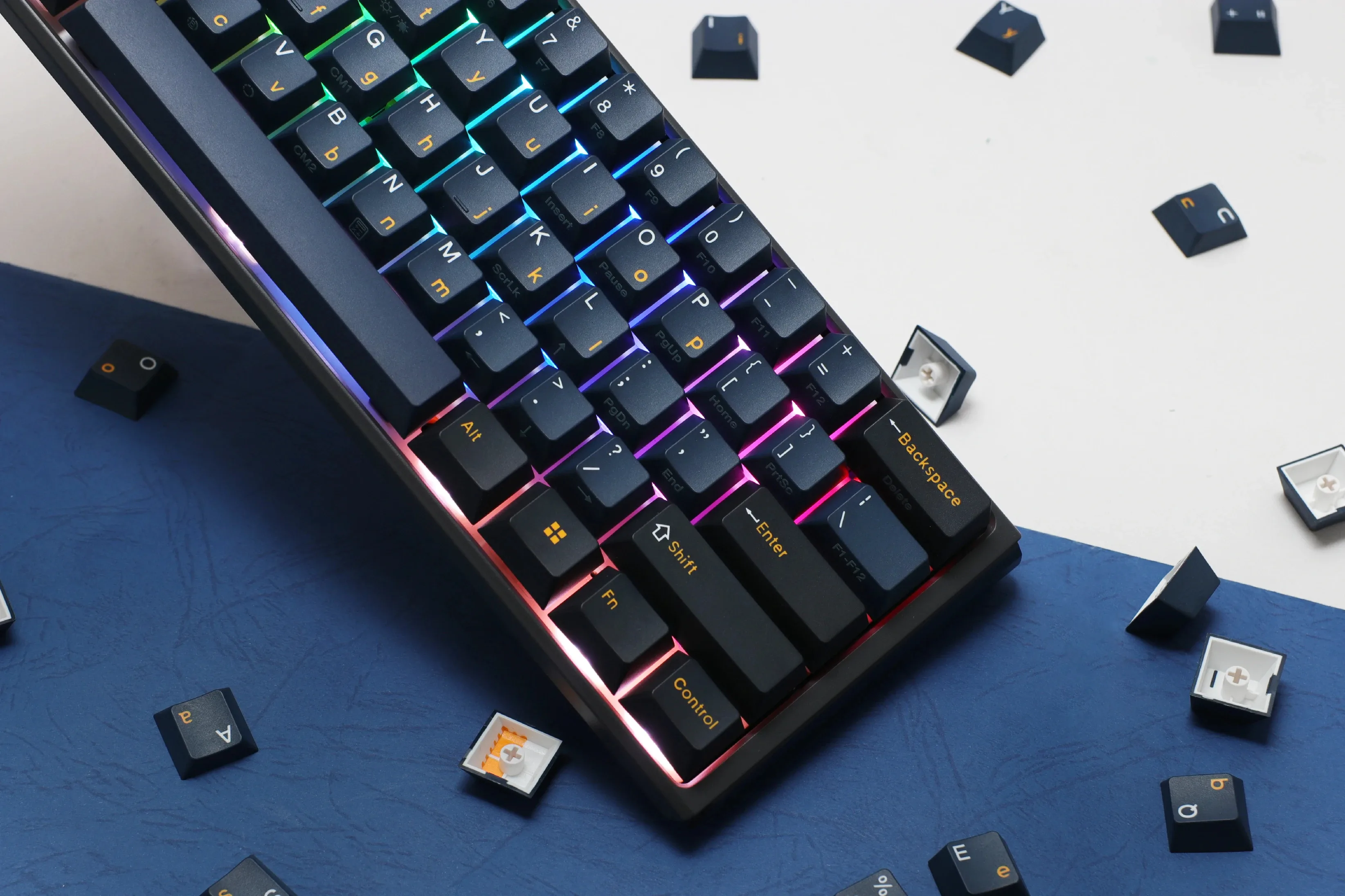 Ducky професионална геймърска механична клавиатура Professional Gaming Mechanical Keyboard One 3 Pro Mini Nazca Line - 8K, Cherry MX2A RGB Red [Linear] - Image 160